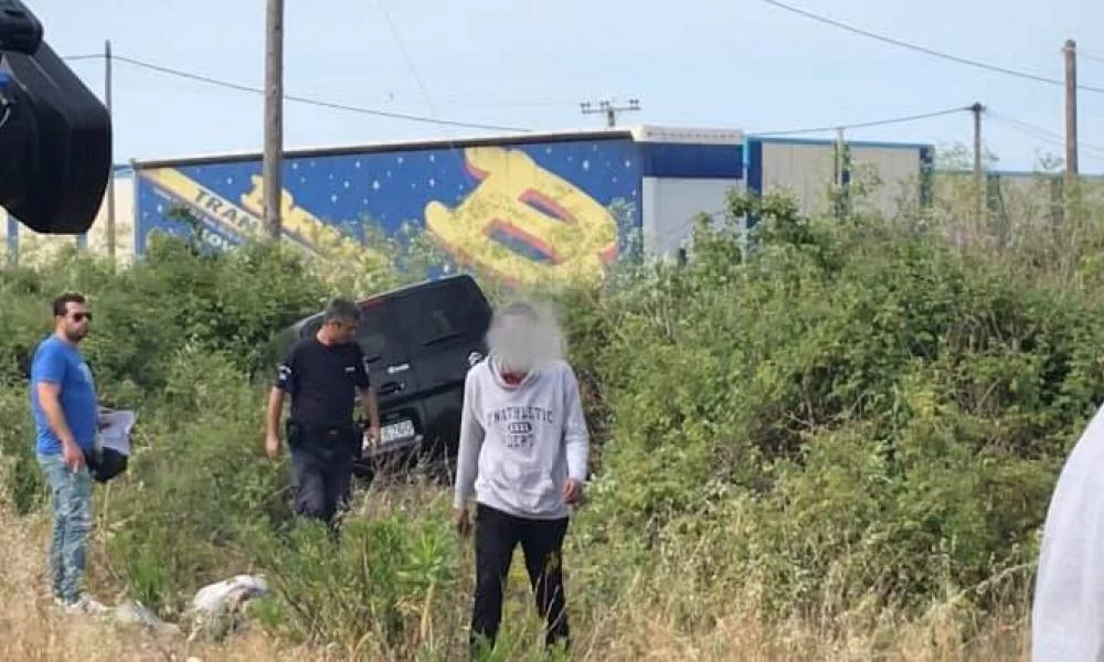 Αλεξανδρούπολη: Mαύρο βαν με μετανάστες παρεκτράπη της πορείας του